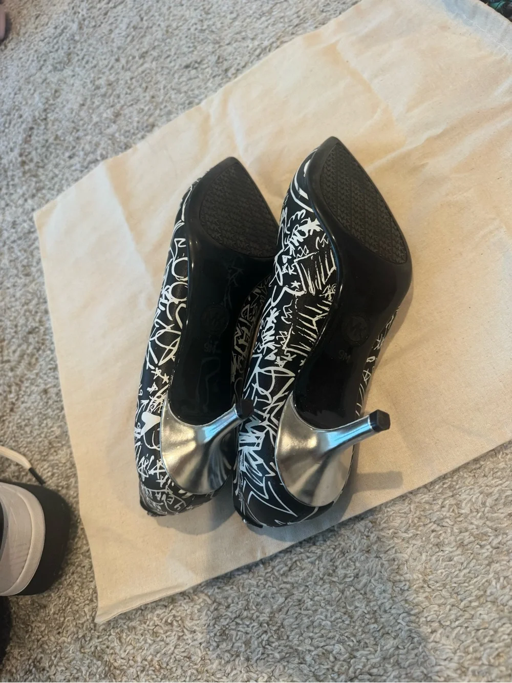 Michael Kors Black & White Graphic Pointed-Toe Pumps